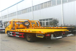 方正附近拖车救援搭电